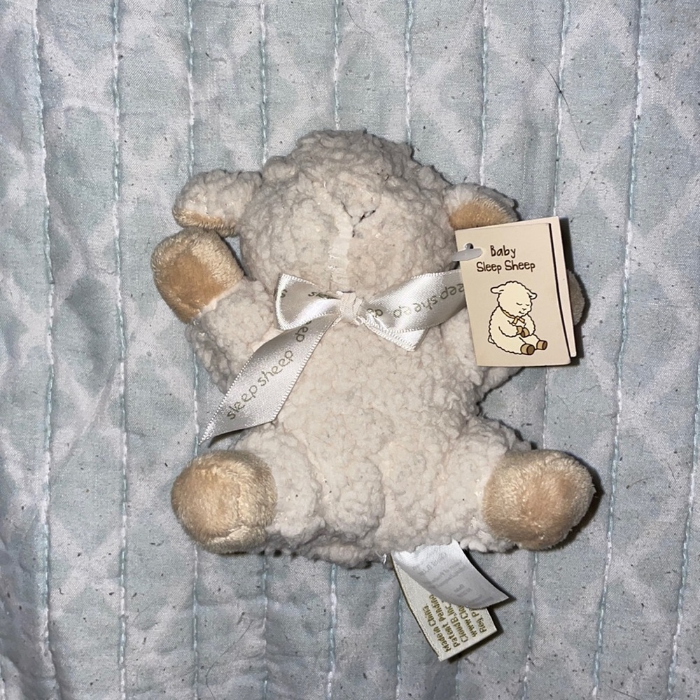 Baby sheep rattle